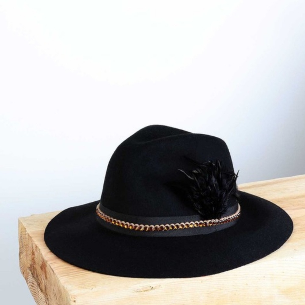 POL hat